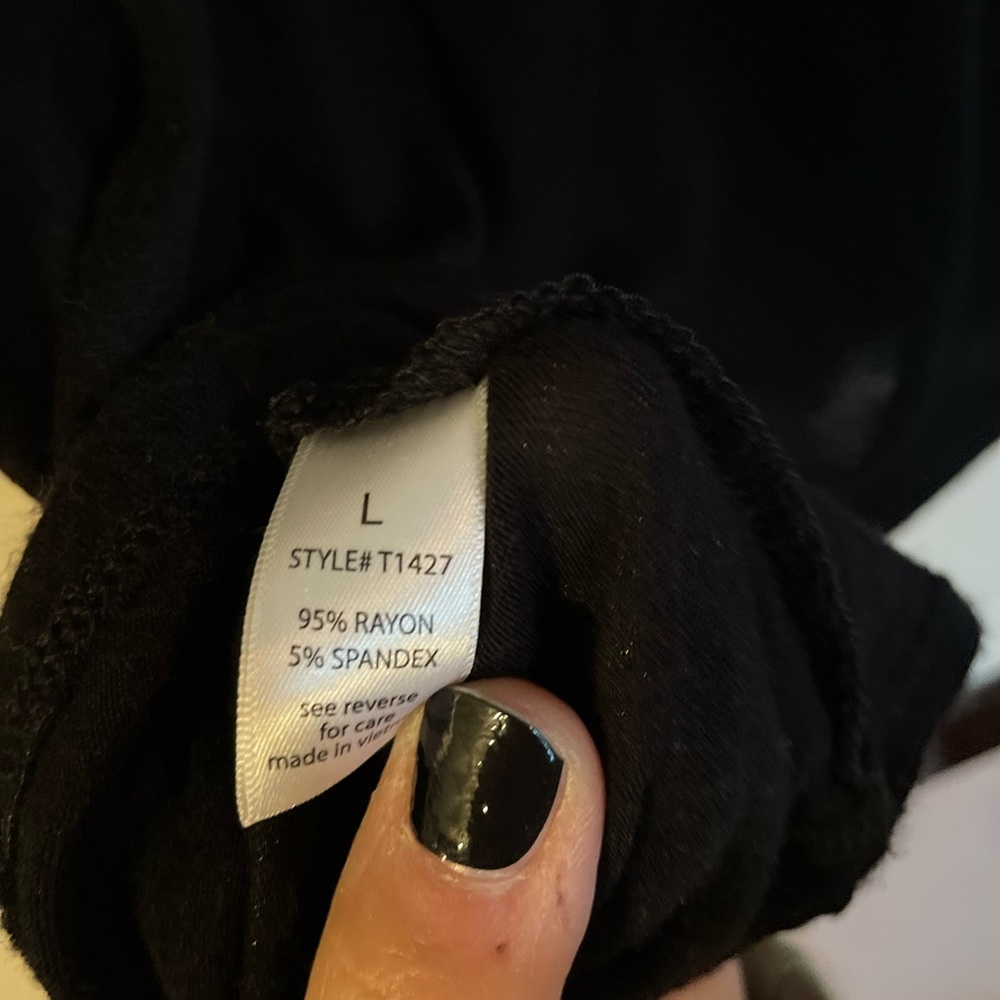 Active Basic Vneck shirt - Picture 3 of 4